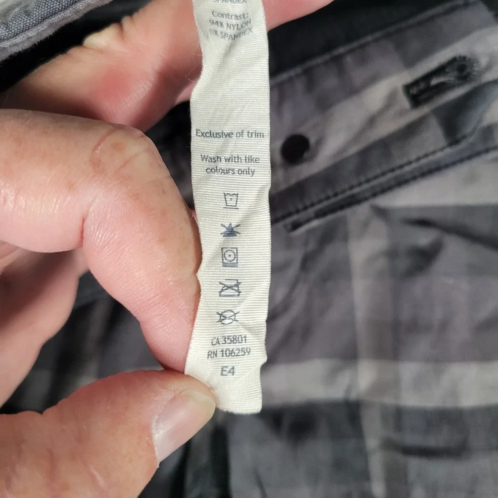 Lululemon Commission Shorts Mens 34 Gray Plaid Checkered Stretch Golf Casual